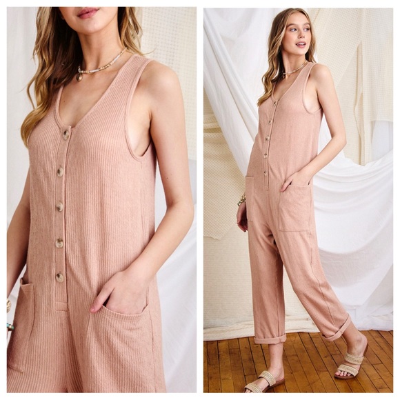 #44 Fabulous Sleeveless V-neck Relax fit Jumpsuit - Picture 4 of 5